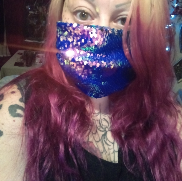 Face covers - Picture 2 of 8